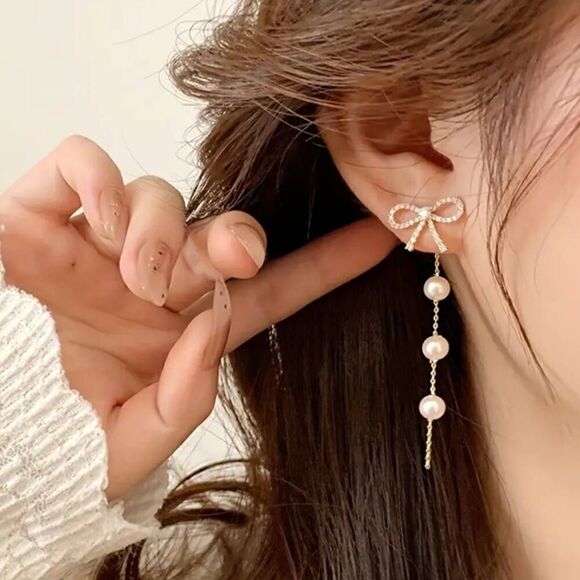 Elegant Vintage Bow Pearl Tassel Stud Earrings - Picture 1 of 9